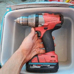 Milwaukee Drill Driver With Red Lithium Battery