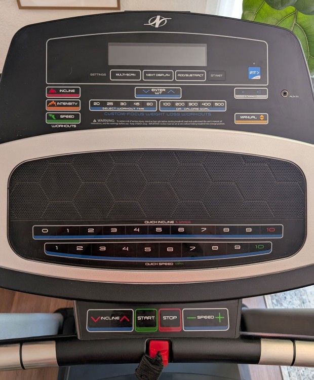NordicTrack L 6.0s Treadmill – Excellent Condition
