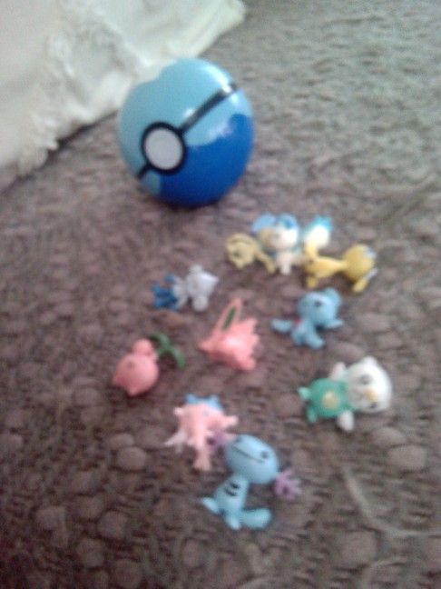 Collectible Pokemon Toys With Case Ball