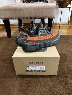Yeezy 350 Carbon Beluga Size 11.5