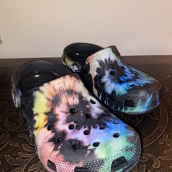Crocs Tye Dye Men’s 4 Wonens 6