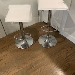2 Adjustable Counter Stools
