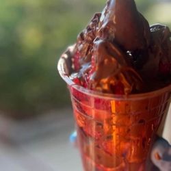 CHOCOLATE STRAWBERRY DRIP CUP 
