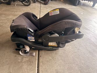 Baby Trend Infant Car Seat with Base