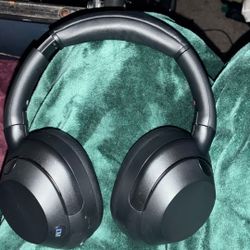 Sony Noise cancellation Headphones 