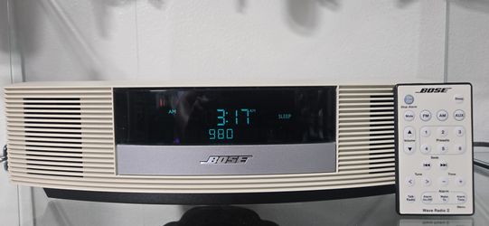Bose Wave Radio II AWR1B1 AM/FM Clock – White with Remote (Tested)- LIKE NEW
