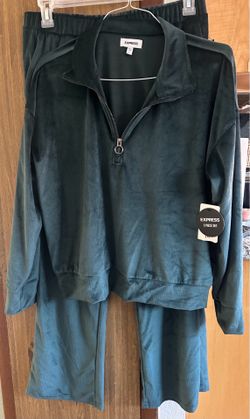 NEW Large Express set 2 Pzs Sportwear SALE  TODAY  $35 🎈