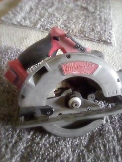 Milwaukee 2731-20 M18 FUEL 18V Brushless 7-1/4" Cordless Circular Saw