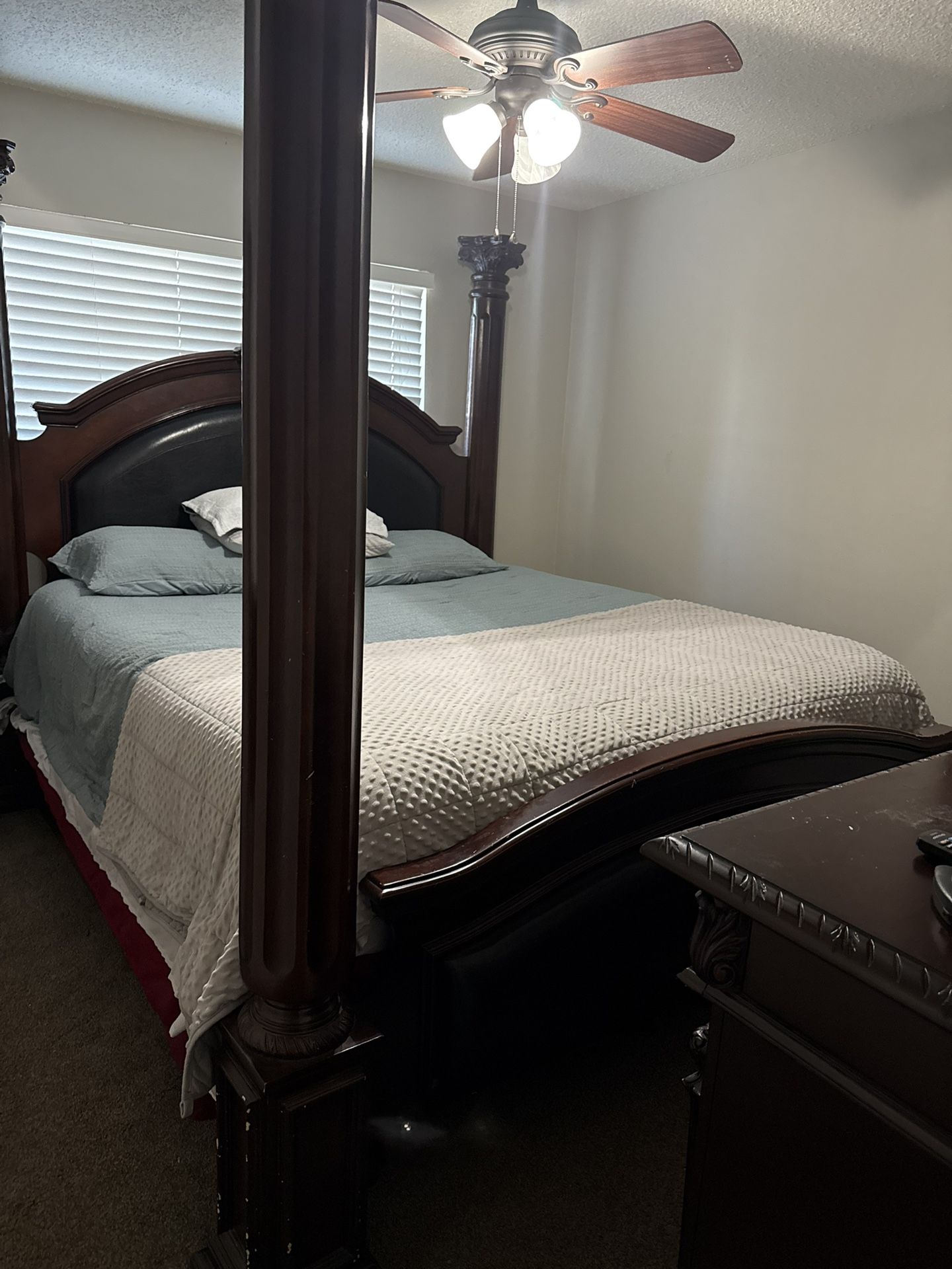 Cal King Bedroom Set 