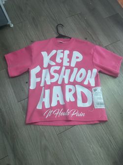 pink graphic t shirt