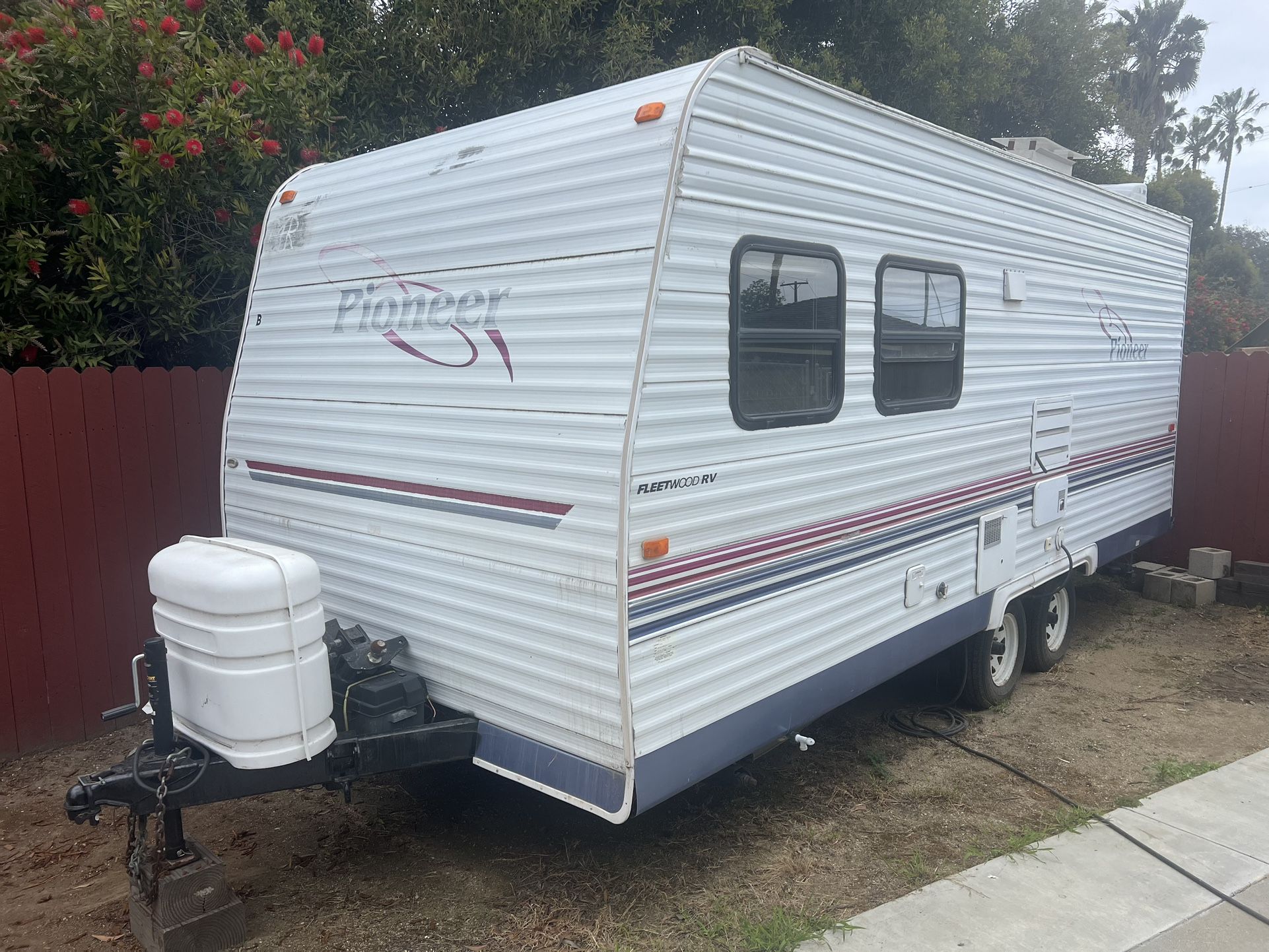 2004 Fleetwood Pioneer Travel Trailer