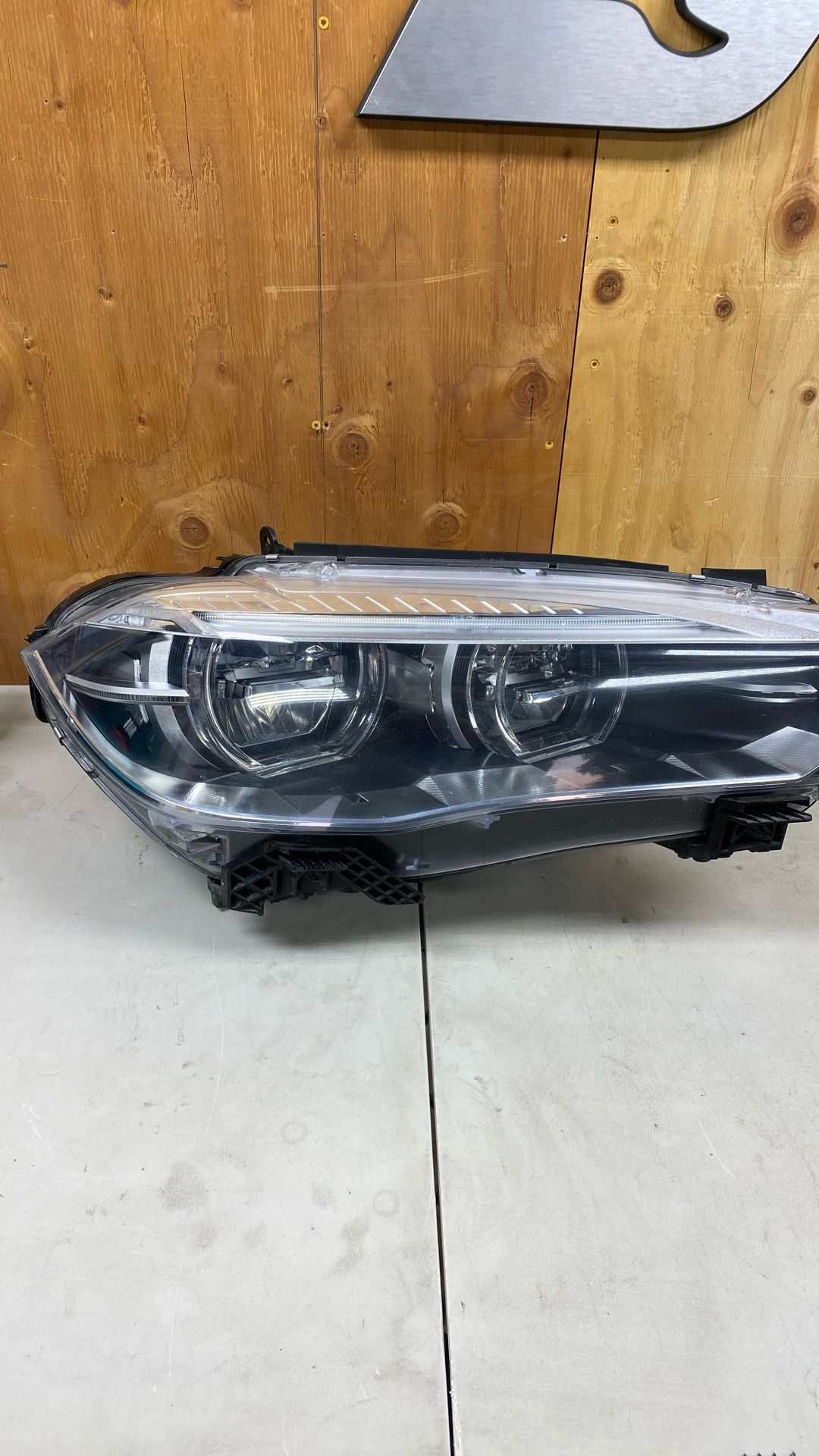 2015-2019 BMW X6 Right Xenon Headlight OEM