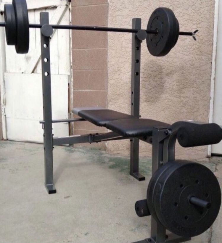 Bench Press With Bar And 100lbs Weighs
