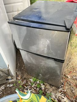 Mini Fridge Medium