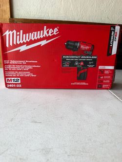 Milwaukee M12 Brushless Subcompact 3/8” Drill/Driver Kit