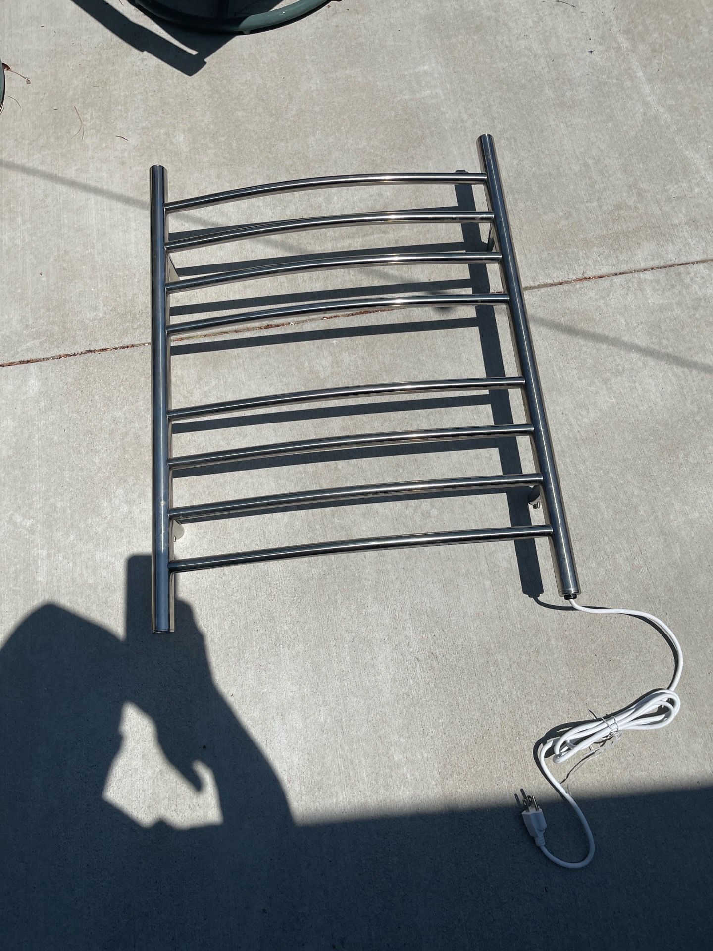 Heated bathroom towel rack