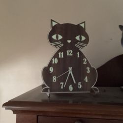 Wooden Stand Up Cat Clock