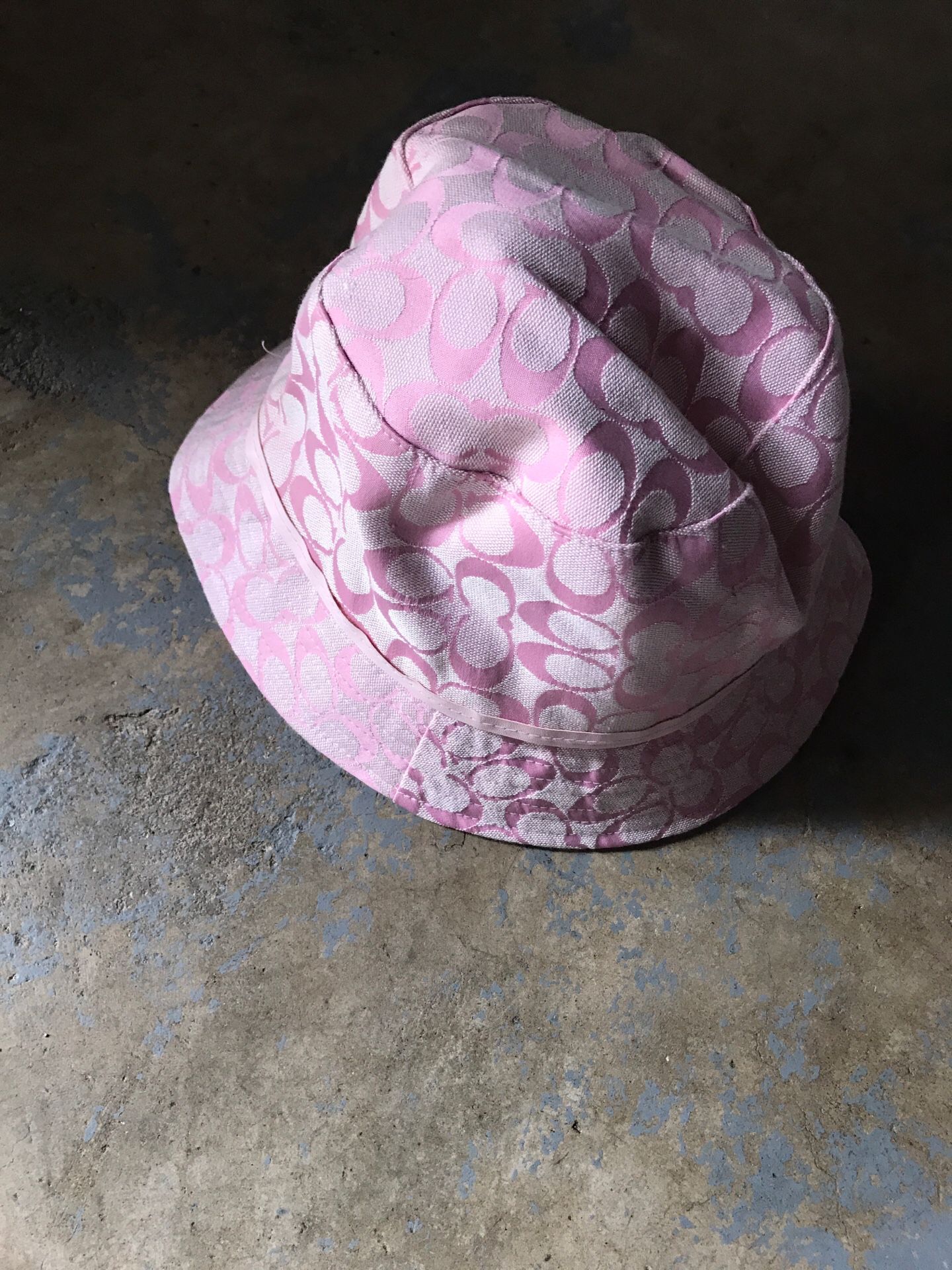 Pink coach bucket hat 5$ delivery fee