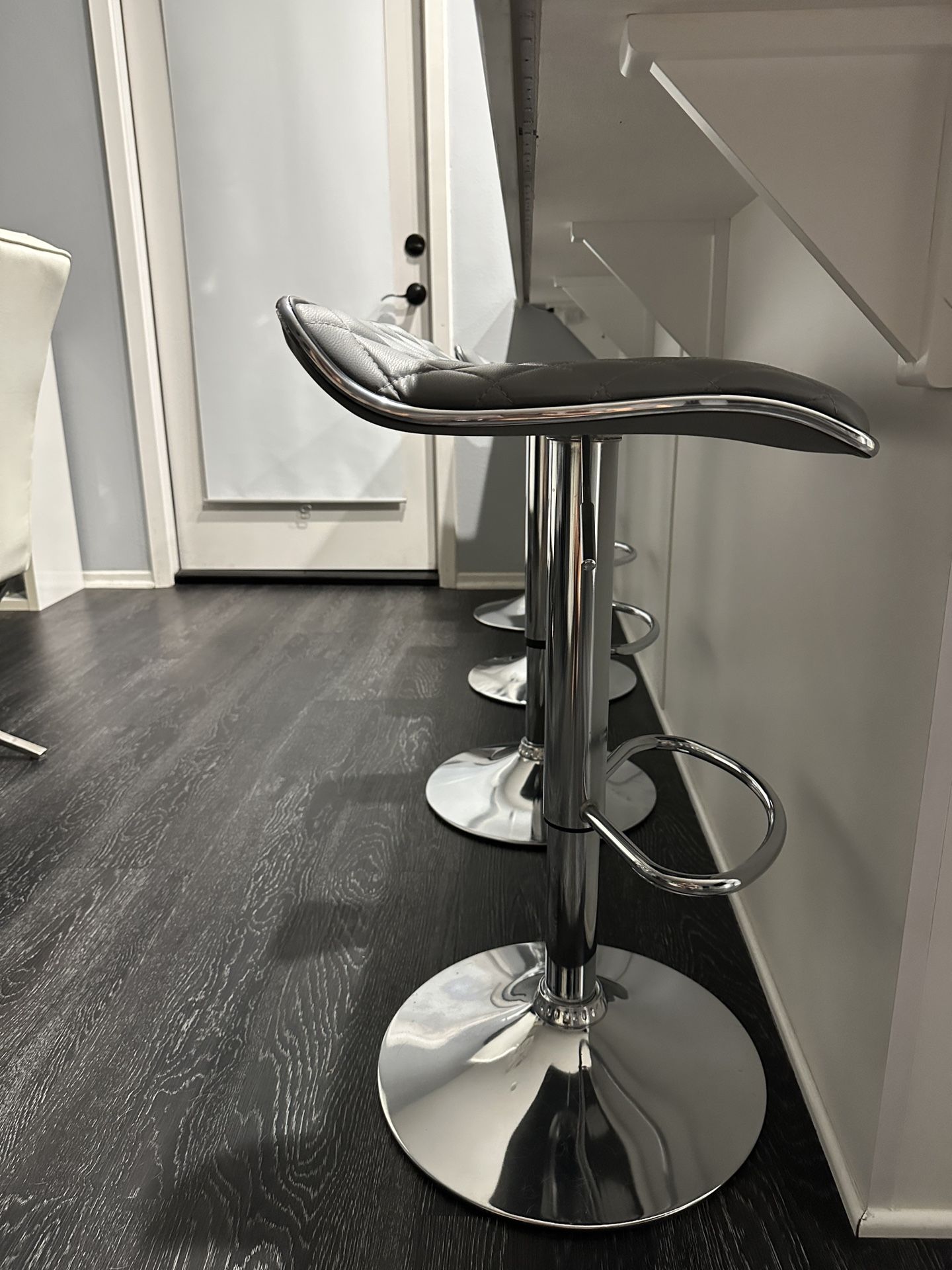 Gray Bar Stools (4x)