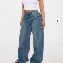 Fashion Nova Jeans size 5