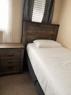 Ashley Furniture Trinell Twin XL Adjustable Bed Set