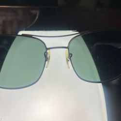 Authentic Ray Ban®️ sunglasses