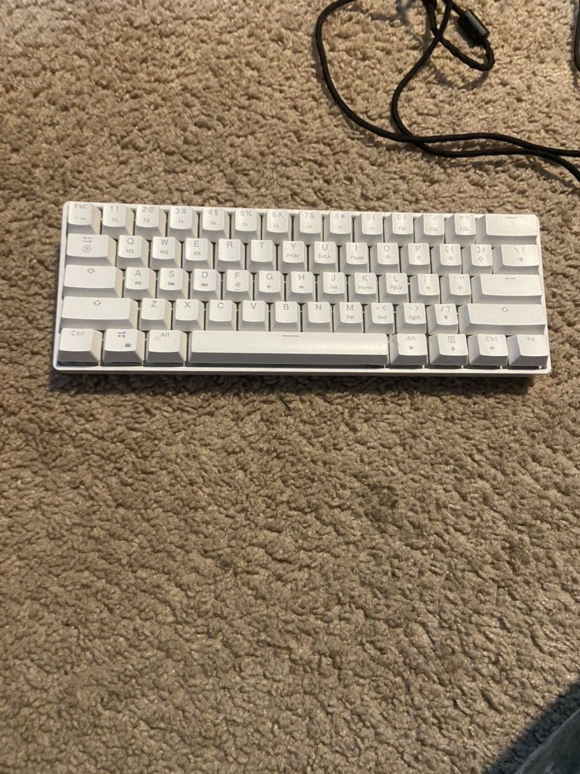 gk61 yellow switch keyboard /mouse is coolermaster 711 