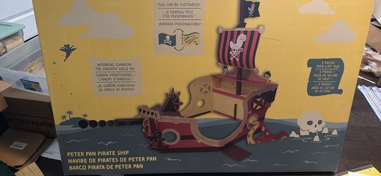 Life-sized Disney Peter Pan Ship with Dress-up Play Set 8 Piece New