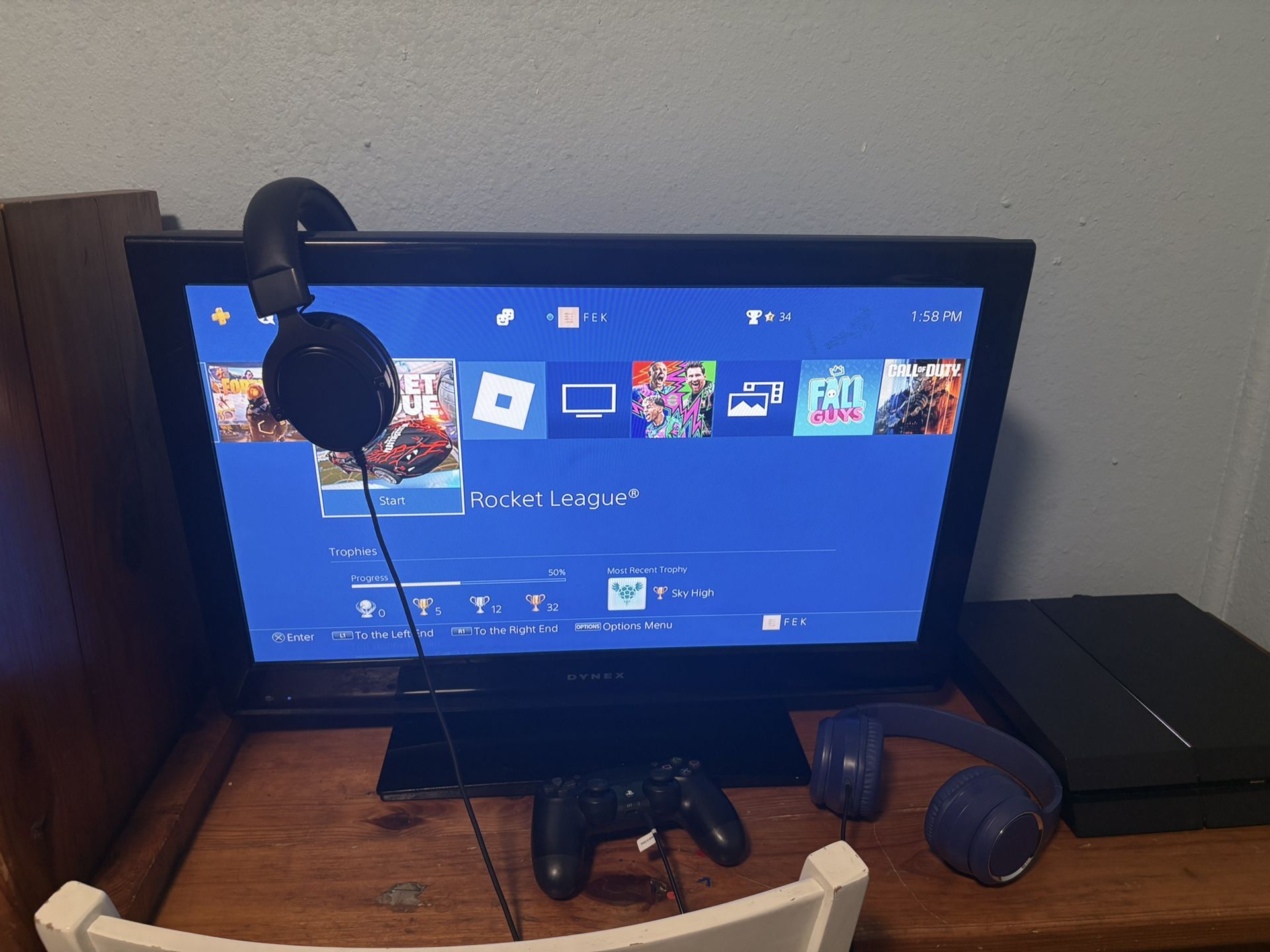 ‏ps4 With Controller And Headphones