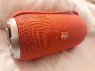 Portable bluetooth speaker Loud ****