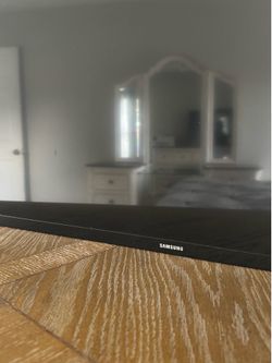 Queen size bed