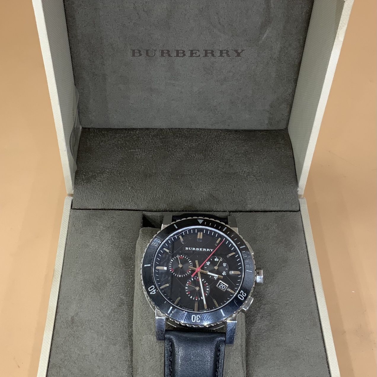 Burberry City BU9382 Chronograph Black Leather Strap 42mm Men s Wrist Watch for Sale in Long Beach CA OfferUp