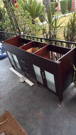 Bathroom vanity 72”