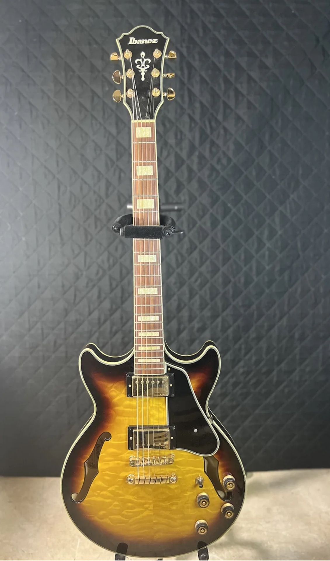 Ibanez AM93-ays With Hard shell Case Quilt Top Beautiful