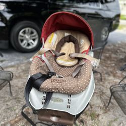 MOVING SALE! Graco Baby Car Seat - Good Egg Car Safety