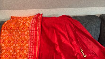Beautiful red lahanga set newv L only