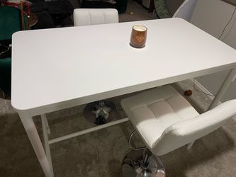 Dining table & chairs