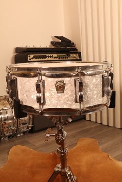 Ludwig 5”x14” Classic Maple Snare Drum