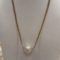 Gold Necklace with Pearl