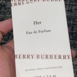 Burberry Eau De Parfum 