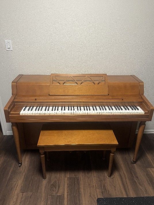Yamaha Piano