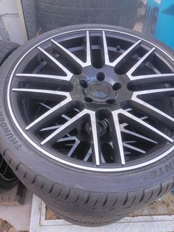 Set wheels and tires