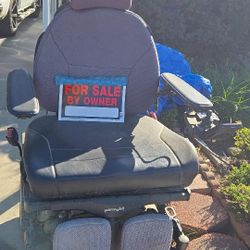 GREAT CHRISTMAS PRESENT$ 550 LOWERED AGAIN POWER CHAIR WITH CHARGER 