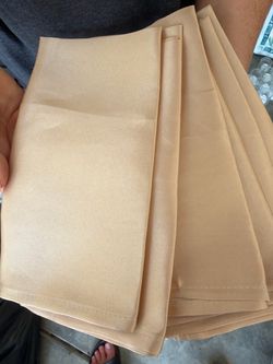 Satin champagne napkins