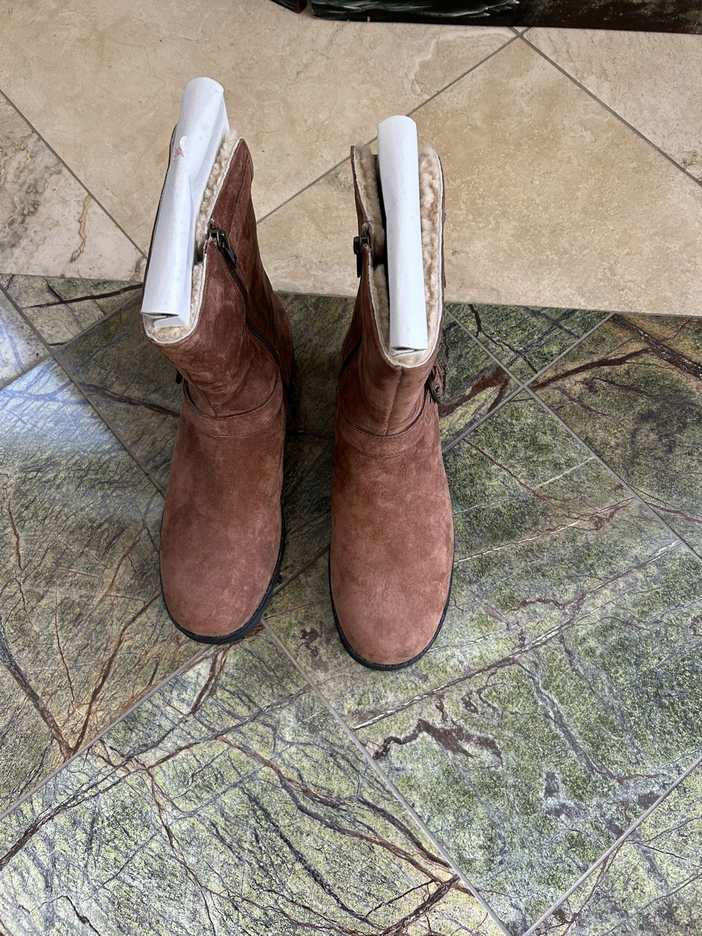 Brand New Ugg Boots Women’s Size 11