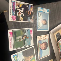 75 Topps Football Cards