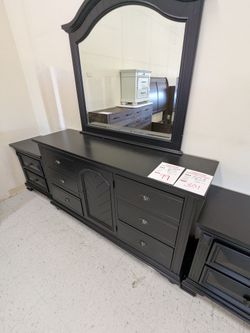 Brook Black Dresser w/ Mirror*