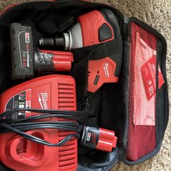 Palm Nailer Milwaukee 