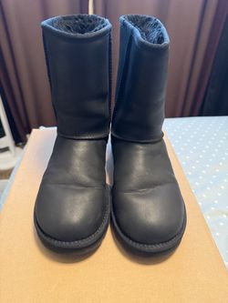 Black Uggs