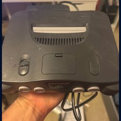 Nintendo 64 Console + 2 Controllers + 3 Games
